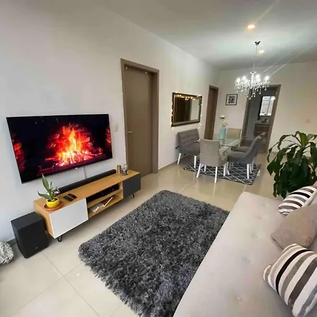 Hermoso Departamento Muy Centrico Con Servicios